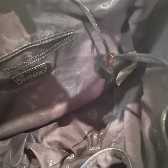 Beautiful NWT Gussaci black shoulder bag - Picture 7 of 9